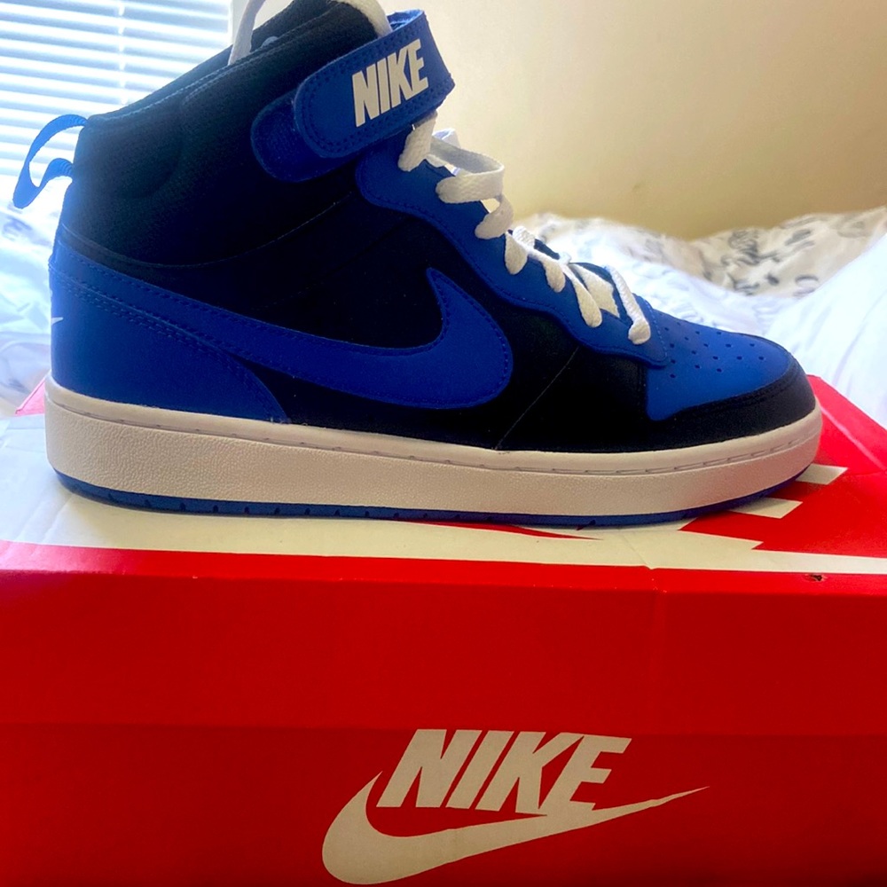 Court Borough Mid 2 size 7y